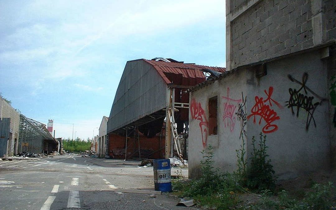 L'usine AZF en ruine à Toulouse./ Photo : cc. Anton Merlina Bonnafous