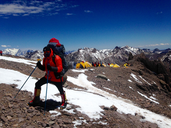 L'alpiniste toulousain durant son ascension de l'Aconcagua / Crédits : Vincent Saura