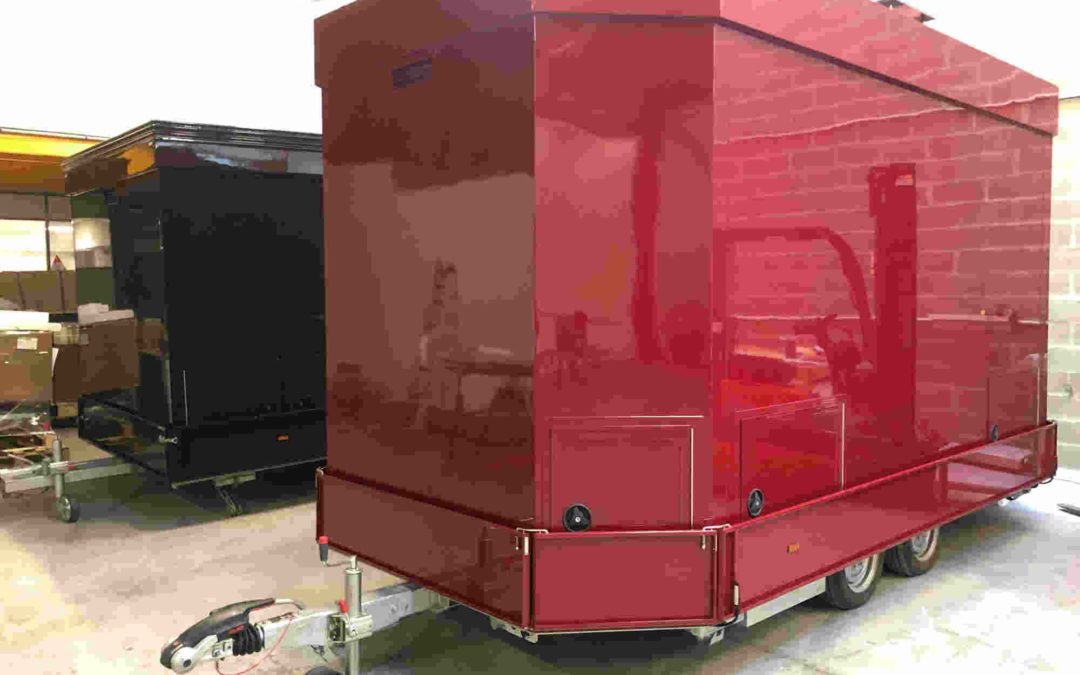Un exemple de food-truck monté de toute pièce. Il pèse 1,9 tonnes pour 50 000 euros. / Crédits photo : T. Arlet