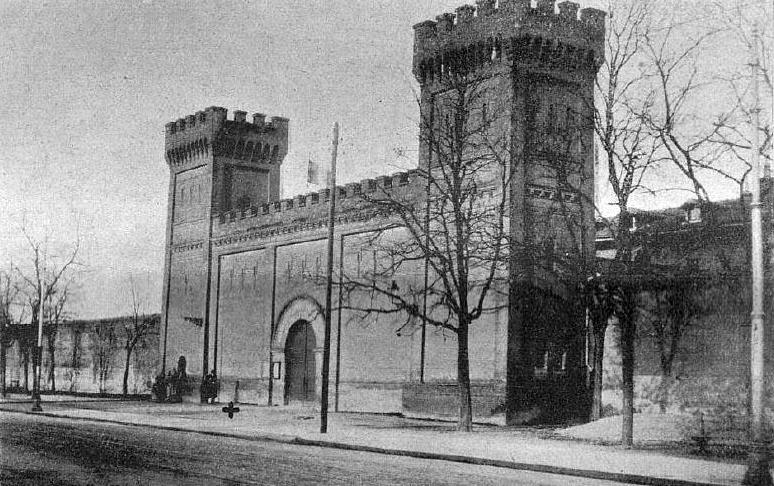 Photographie de la prison Saint-Michel, en mars 1923. Crédits : Wikipédia Commons
