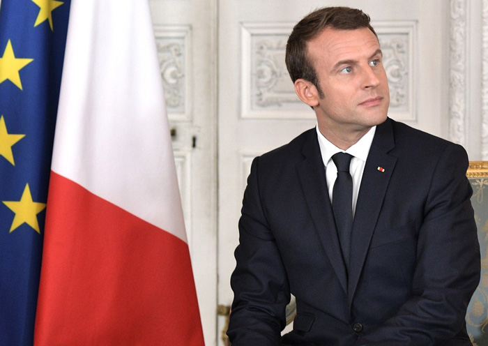 Emmanuel Macron voit l'un de ses hommes de confiance démissionner / Crédits : Wikipedia Commons