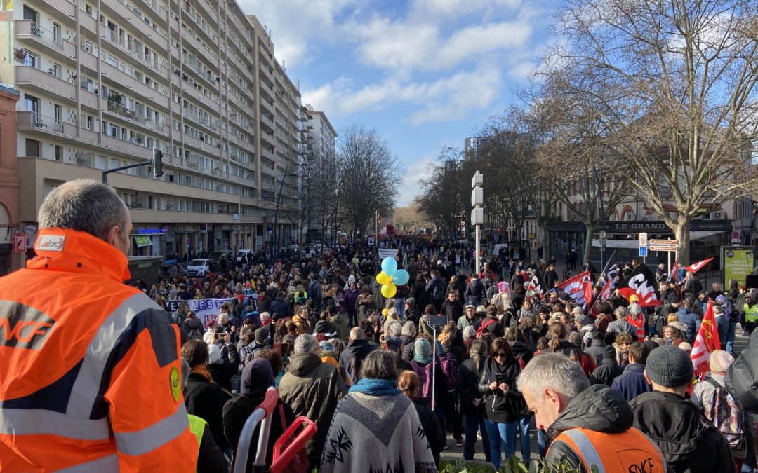 A Toulouse, la manifestation contre la réforme des retraites a mobilisé des dizaines de milliers de personnes.