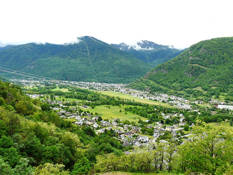 Bagnères-de-Luchon, une des 18 communes sélectionnées pour bénéficier du programme. Crédit : CC BY-SA 3.0 par Père Igor