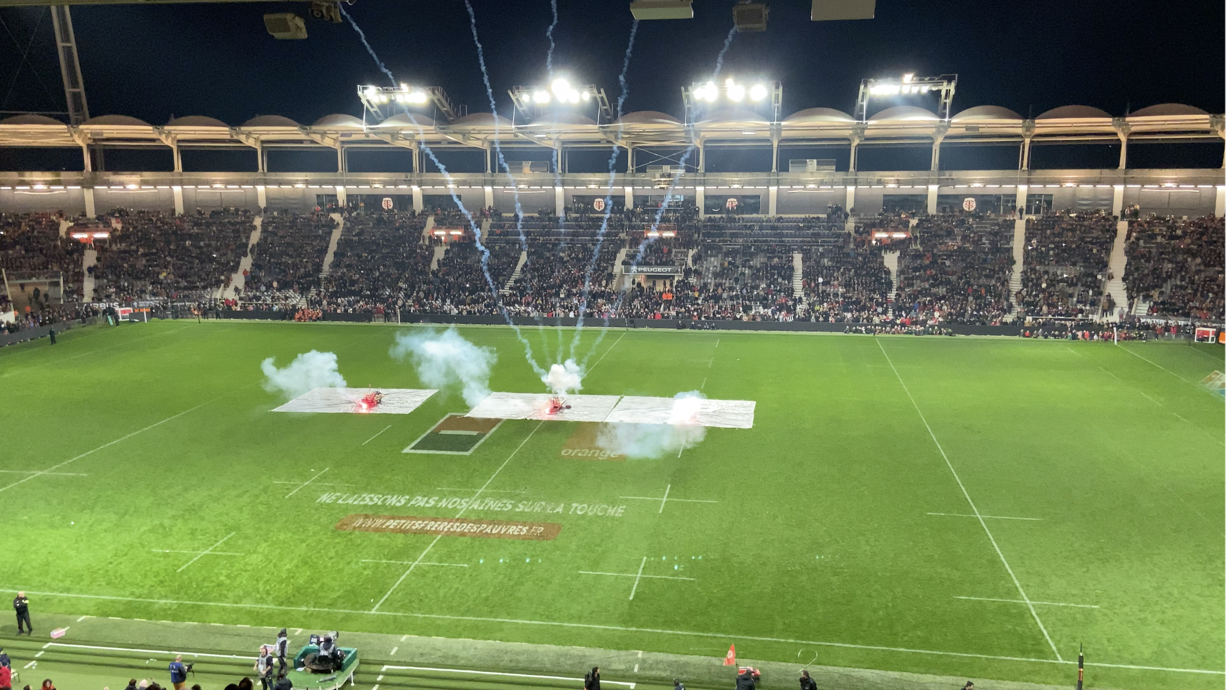 Le Stade Ernest-Wallon et le Stadium sera vide de supporters encore et encore mais surtout de compétitions pour les deux prochaines semaines. Crédit : Bastien Rodrigues