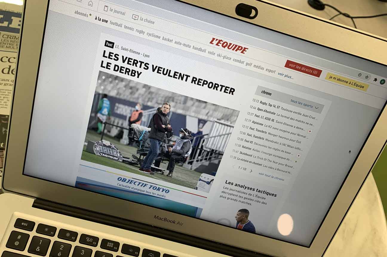 Seule la version web du journal sportif est maintenu, l'édition papier reste en pause. Crédit : Benoit Leroy