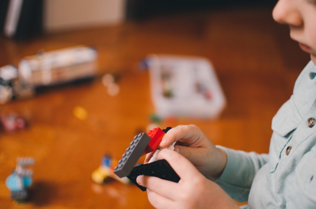 Dans un centre de loisir, l'enfant est reparti avec un inconnu. Crédit : Unsplash