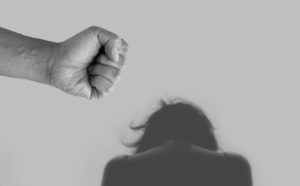 La plateforme de signalement arretonslesviolences.gouv.fr a enregistré une hausse de 60% des violences conjugales lors du second confinement. Crédit : Pixabay