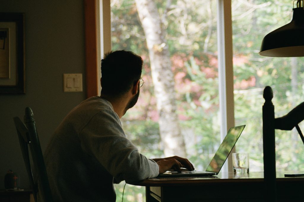 Le confinement a eu un fort impact sur la psychologie et la santé des Français, selon une étude réalisée en Haute-Garonne. - Crédit : Unsplash.