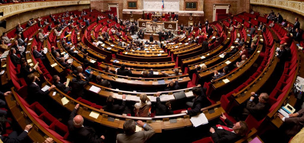 L'objectif de cet article de loi est de pénaliser les pressions communautaristes. Crédit : Richard Ying et Tangui Morlier.