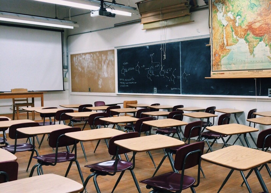 Ce jeudi 4 février, 9 écoles et 73 classes étaient fermées dans l’Académie de Toulouse. Crédit : Pixabay