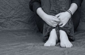 Actuellement, le consentement est défini à travers les notions de "violence, menace, contrainte ou surprise". Crédit : anemone123 de Pixabay.
