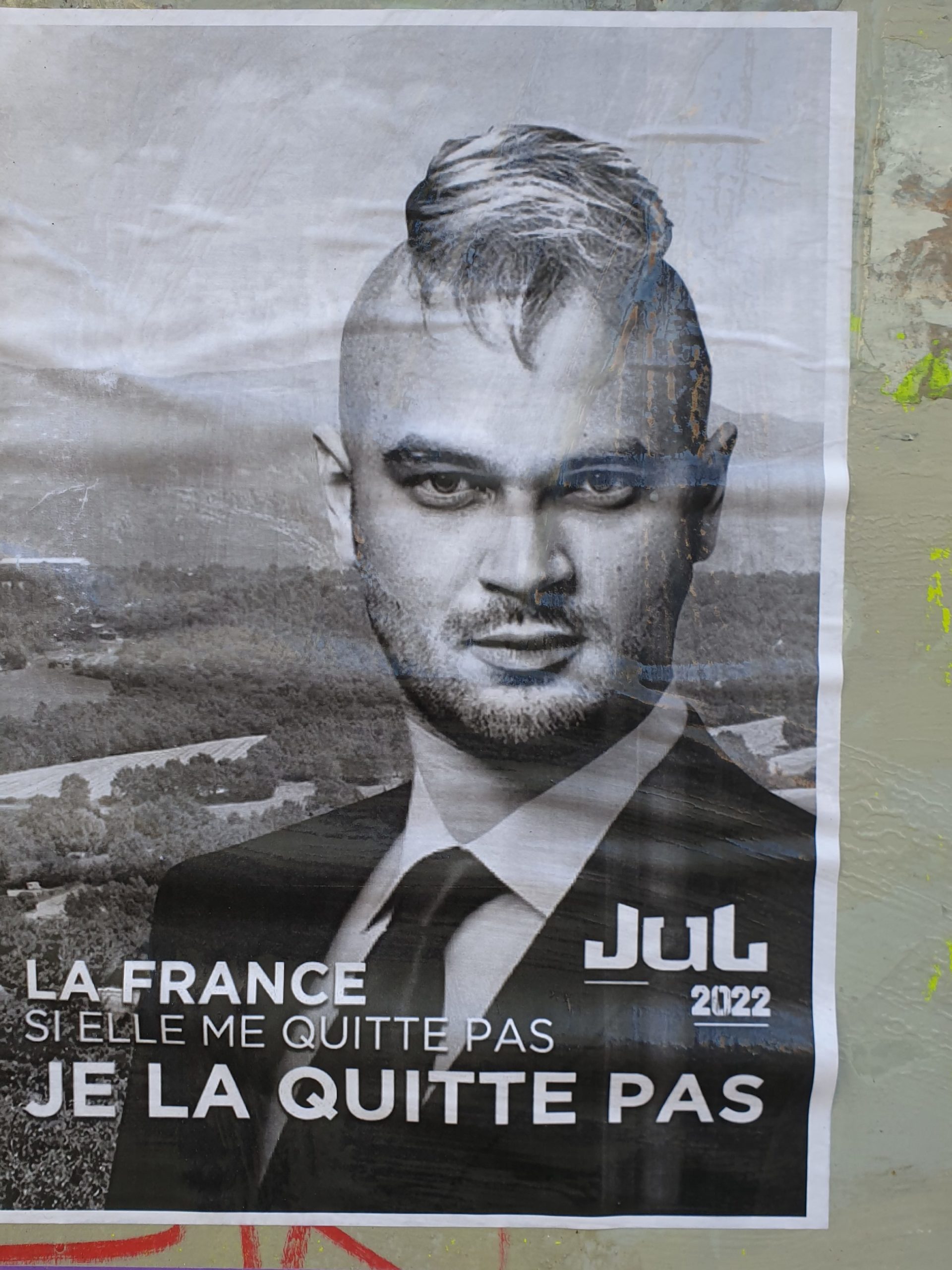 Différentes affiches ont été placardées dans les rues toulousaines pour promouvoir la campagne présidentielle de Jul. © Louane Jean