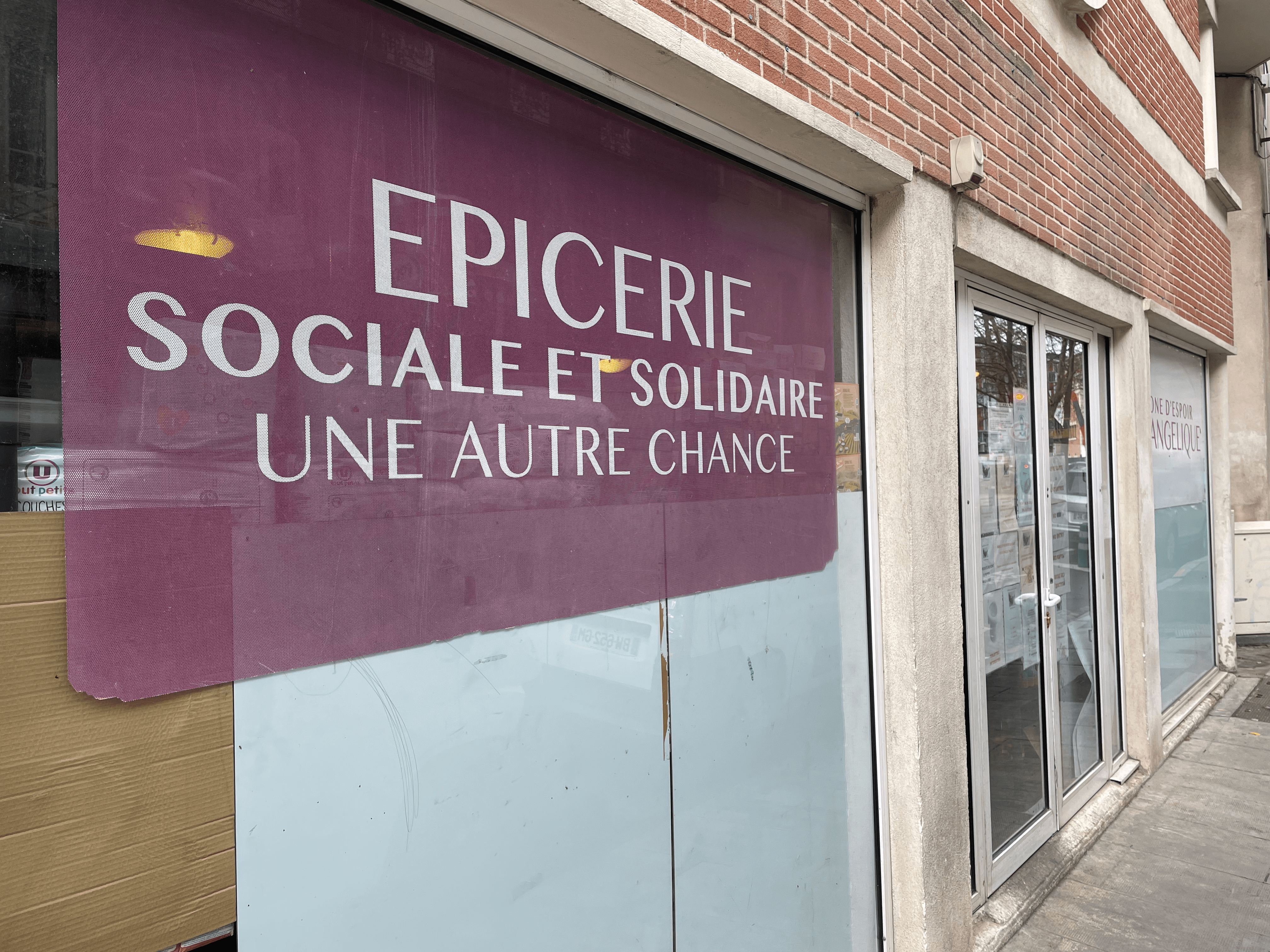 La devanture de l'épicerie solidaire "Une autre chance" à Matabiau