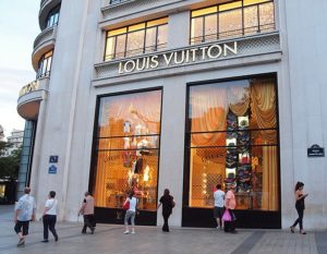 Les syndicats appellent à la grève dans cinq ateliers Louis Vuitton./ Wiki commons zoetnet