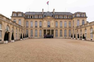 Le 10 avril 2022 verra le premier tour de l’élection présidentielle en France. D’ici là, les sondages nous présentent déjà estimations et projections quant aux résultats des candidats en lice pour le poste de chef de l’État.