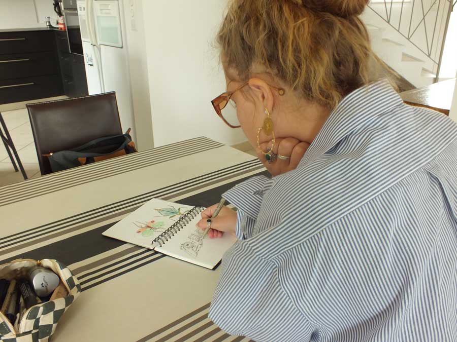 Estelle dessine