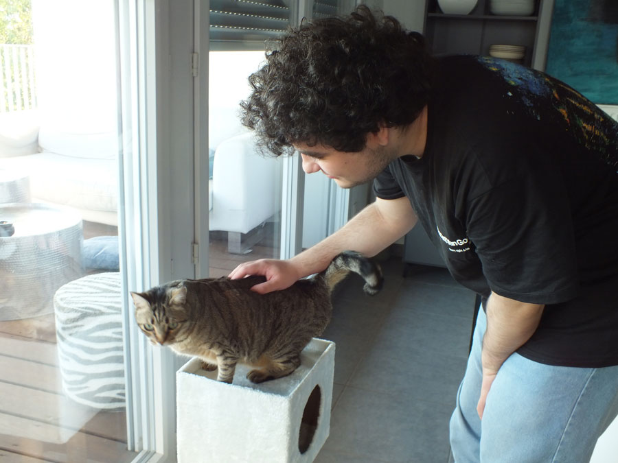 Léo et son chat, Oslo
