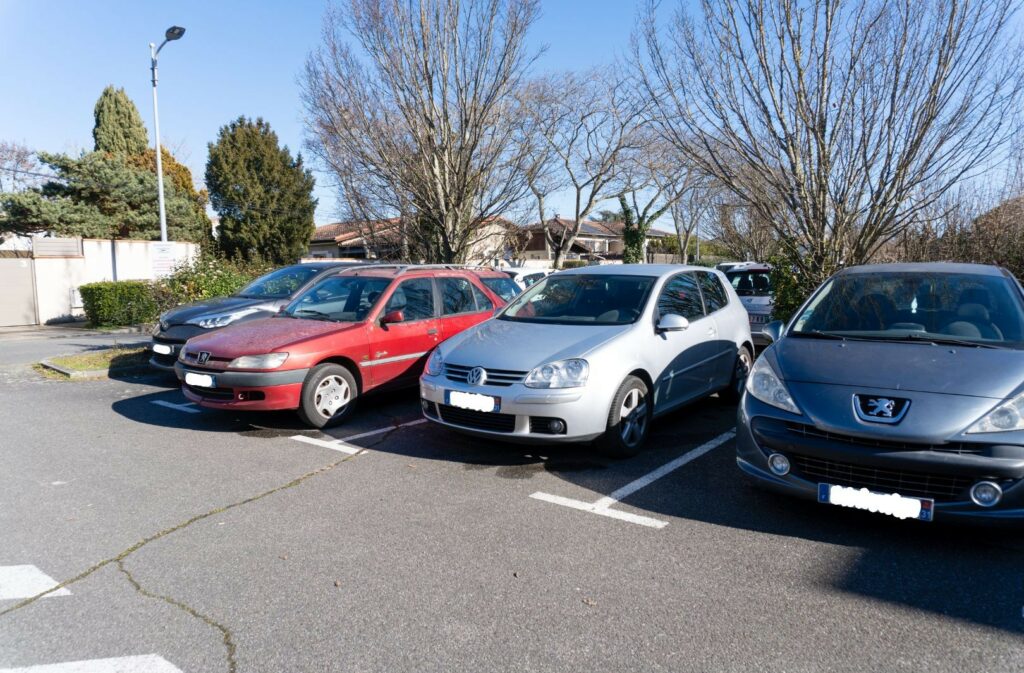 92% des Français habitant en ruralité se considèrent dépendants de la voiture. Crédit photo : Maëlle Barreau
