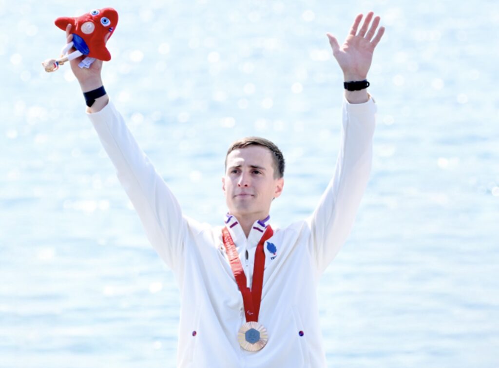 Grégoire Bireau à la remise de sa médaille de bronze aux JO de Paris 2024